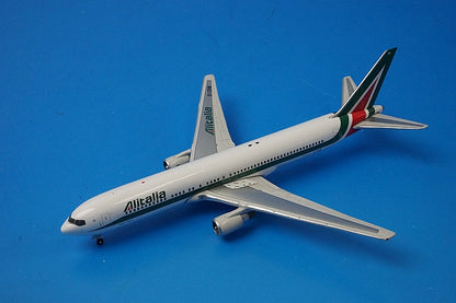 1:400 B767-300ER Alitalia EI-CRM GJAZA913 Gemini airplane model