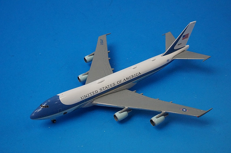 1:500 VC-25A US presidential aircraft Air Force One #82-8000 Andrews Air Force Base 502511-003 Herpa airplane model