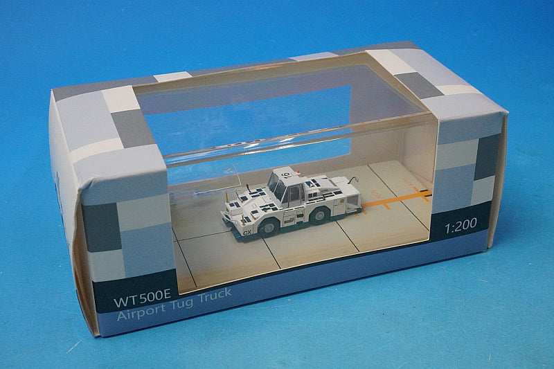 1:200 Komatsu WT500E Towing Tractor CX Cathay Pacific Color Diorama GSE2WT500E04 JC Wings