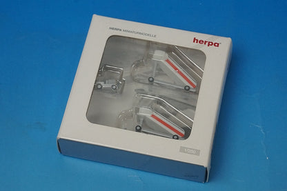 1:200 Airport Diorama Accessories Boarding Ramp (60's Style) Set of 2 *Medium size aircraft Red 551809 Herpa