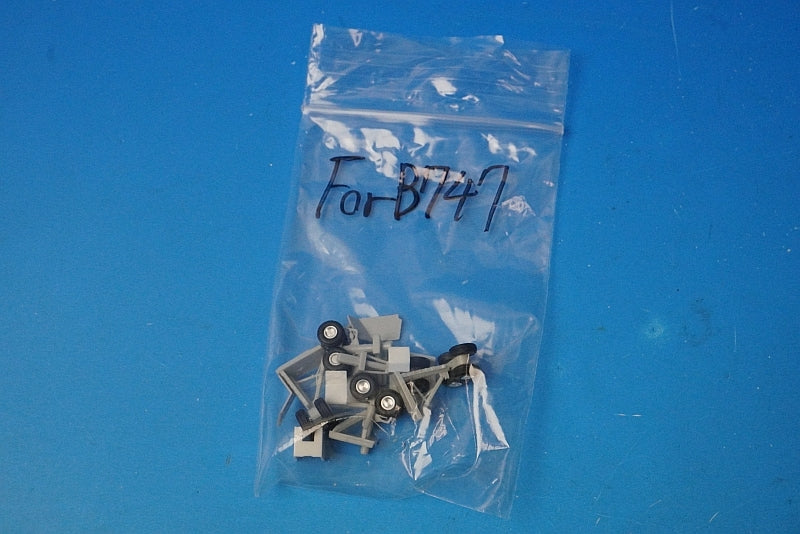 1:200 Landing Gear Set for B747 with Rubber Tires *Body Only 5200 Hogan airplane model