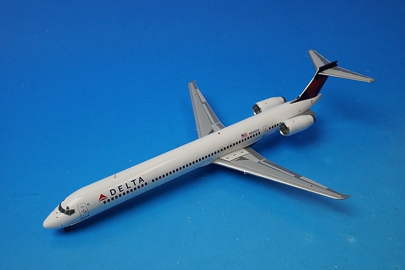 1:200 MD-90 Delta N904DA G2DAL719 Gemini airplane model