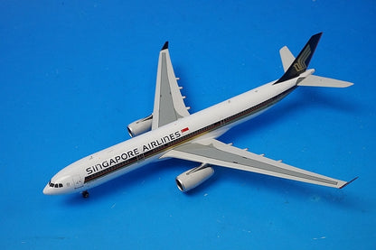 1:400 A330-300 Singapore 9V-STV 10877 Phoenix airplane model