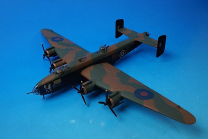 1:72 Handley Page Halifax B.III Royal Air Force Lv937/MH-E EXPENSIVE BABE AA37209 Corgi