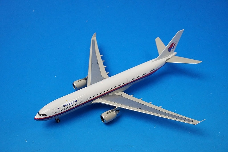 1:400 A330-200 Malaysia 9M-MKW 10439 Phoenix airplane model