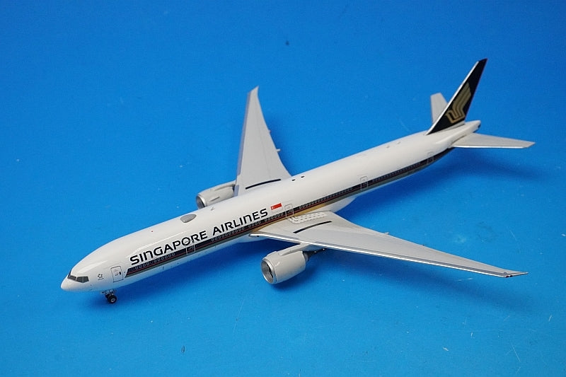 1:400 B777-300ER Singapore 9V-SNC 04330 Phoenix airplane model