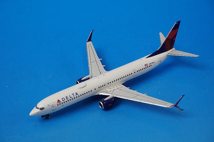 1:400 B737-900 Delta N913DU 79005 NG Model airplane model