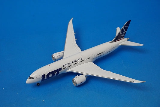1:500 B787-8 LOT Poland SP-LRB 519069-001 Herpa airplane model