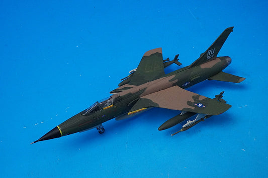 1:144 F-105D Thunderchief, U.S. Air Force, 355th Tactical Fighter Wing, 357th Tactical Fighter Squadron, Takley Air Base, RU/#60-0504 AV440027 Avionics