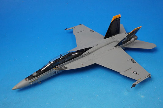 1:72 F/A-18F Two-Seater U.S. Navy Jolly Rogers aboard the aircraft carrier Harry S. Truman during Operation Inherent Resolve attack on ISIL AG200 #166620 HA5120 Hobby Master airplane model