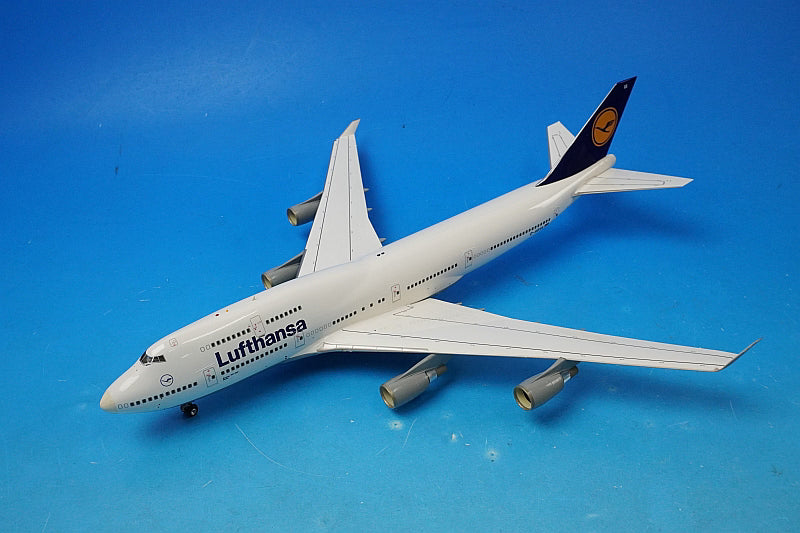 1:200 B747-400 Lufthansa "Berlin" (D-ABVA) — Model only (blister pack and outer box missing) Herpa Premium