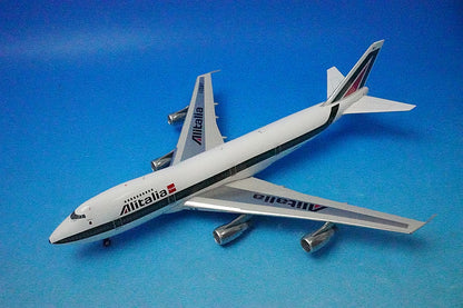 1:200 B747-200 Alitalia I-DEMY IF7420518 Inflight airplane model