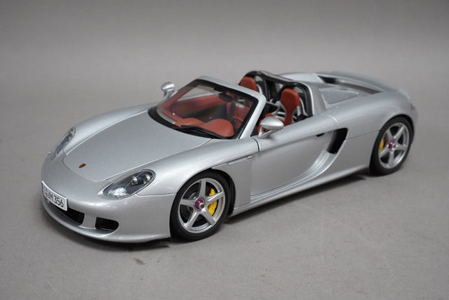 1:18 AUTOart 78041 Porsche Carrera GT Silver