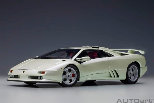 79141 AUTOart 1:18 Lamborghini Diablo SE30 Jota BALLON WHITE/Pearl White