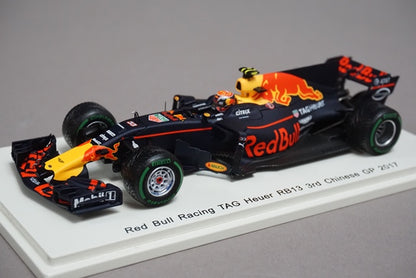 1:43 SPARK S5037 Red Bull Racing Tag Heuer RB13 China GP 2017 #33 M.Verstappen