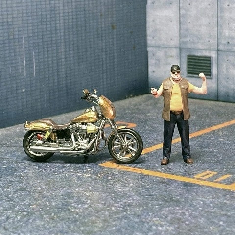 EHC Model 1:64 Harley-Davidson Story Bob Street Bob Harley-Davidson Uncle Figure Gold