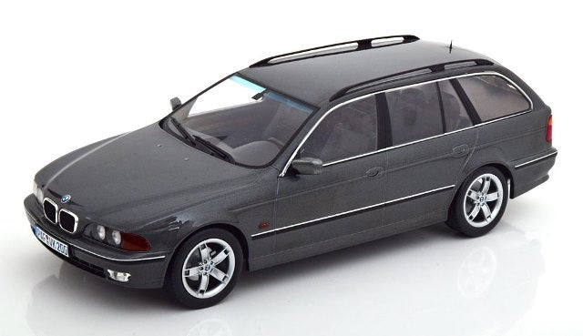 KKDC181082 KK scale 1:18 BMW 540i E39 Touring 1997 Gray Metallic