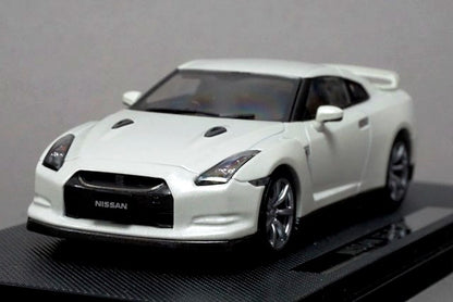 1:43 EBBRO 44037 Nissan GT-R 2007 White Pearl