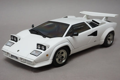 1:18 AUTOart 74532 Lamborghini Countach 5000S White model car