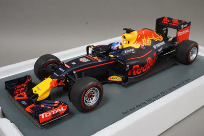 1:18 SPARK 18S311 Red Bull Racing TAG Heuer RB13 Malaysian GP Win M.Verstappen