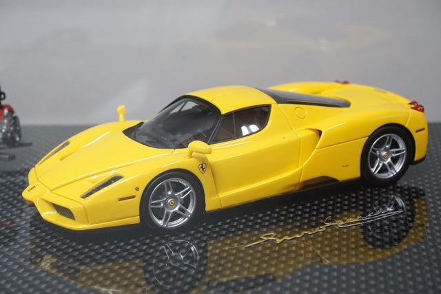 Carvellous 1:43 Ferrari Enzo in Carbon Fiber Base Carbon Fiber Base Yellow