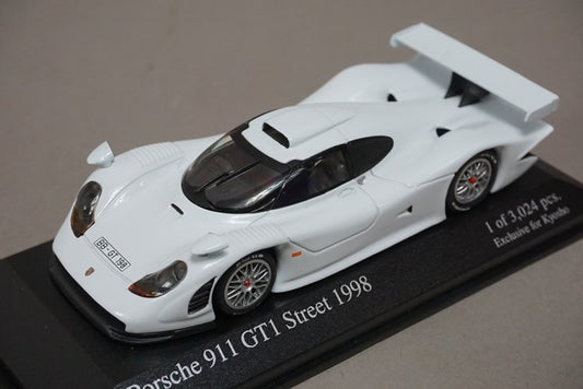 1:43 MINICHAMPS 433986803 Porsche 911 GT1 Street 1998 White