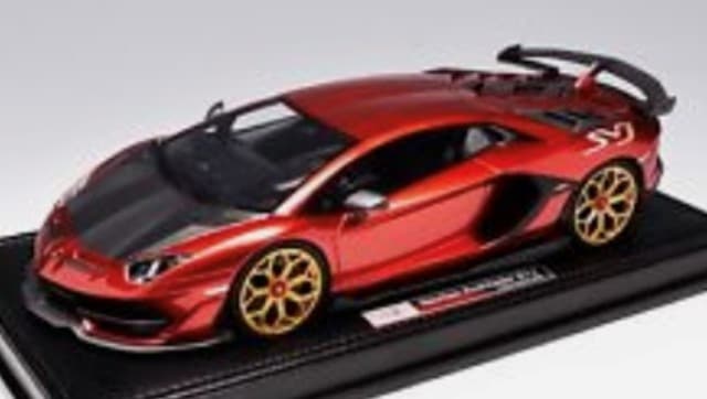 Ivy 1:18 SVJ Novitec Red/Gold model car