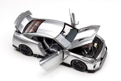 M83502 MOTORHELIX 1:18 Nissan GT-R R35 50th Anniversary Ultimate Metal Silver