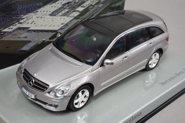 1:43 MINICHAMPS B66962243 Mercedes-Benz R Class 2005