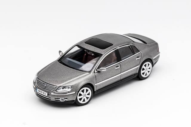 KS-046-307 GCD Gaincorp Products 1:64 VW Volks Wagen Phaeton W12 Gray