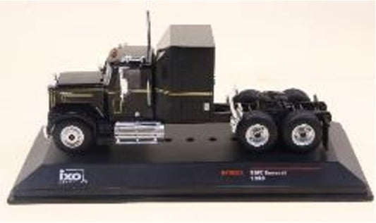 64TR007 IXO 1:64 GMC General 1980 Black