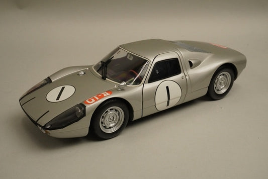 1:18 MINICHAMPS 183646701 Porsche 904 Carrera GTS Japanese GP 1964 #1 model car