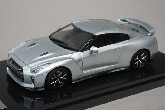 1:43 onemodel 17B08-57 Nissan GT-R 2017 Super Silver Metallic