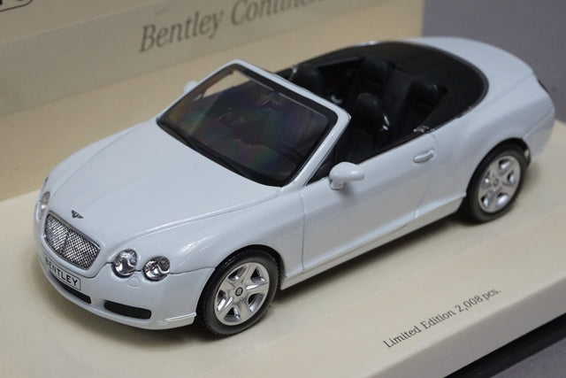 1:43 MINICHAMPS 436139031 Bentley Continental GTC 2007 Lione Bianco No.2