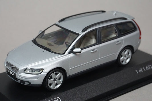 1:43 MINICHAMPS 400171210 VOLVO V50 2003 Silver