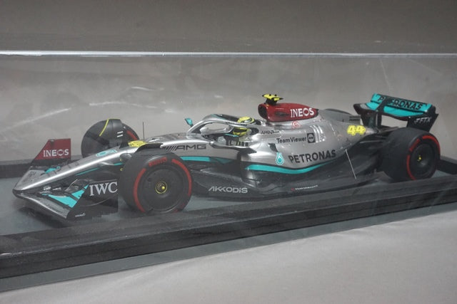 1:18 SPARK 18S745 Mercedes AMG Petronas F1 W13 E Performance Bahrain GP 2022 #44