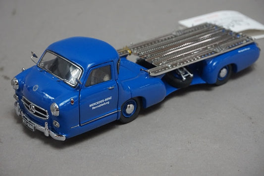 1:43 CMC M-036K Mercedes Benz Rentransporter 1954