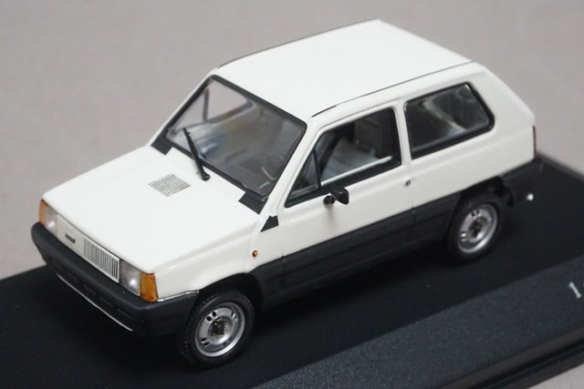 1:43 MINICHAMPS 400121400 Fiat Panda 34 1980 White