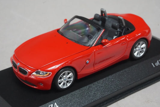 1:43 MINICHAMPS 400021030 BMW Z4 2002 Red