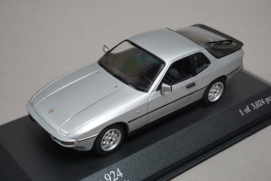 1:43 MINICHAMPS 400062121 Porsche 924 1984 Silver