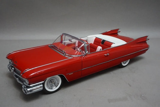 1:18 AUTOart 70401 Cadillac Series 62 Red model car