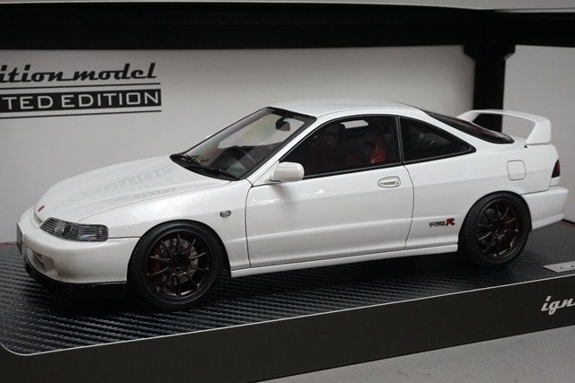 1:18 ignition model IG3055 Honda Integra (DC2) Type R Pearl White