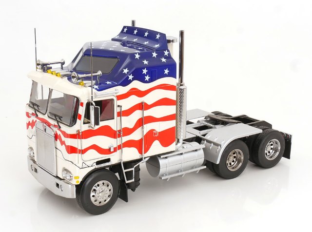 RK180146 ROAD KINGS 1:18 Kenworth K100 Aerodyne 1976 Stars & Stripes