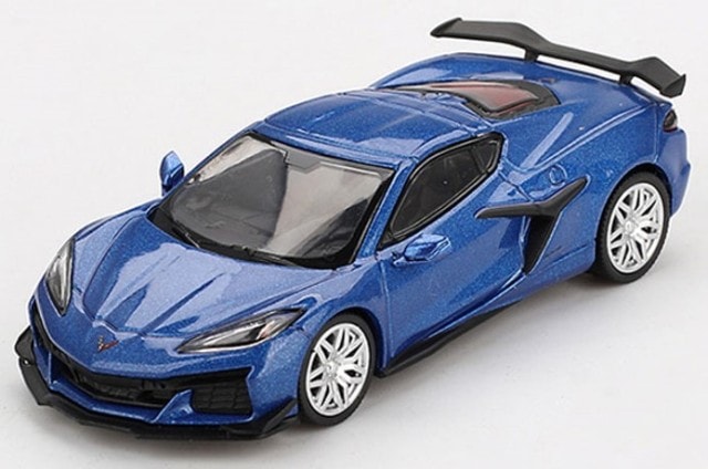 MGT00892-L TSM MINI-GT 1:64 Chevrolet Corvette Z06 2023 Elkhart Lake Blue Metallic LHD model car