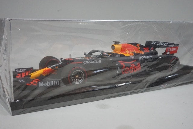 1:18 SPARK 18S609 Red Bull Racing Honda RB16B Abu Dhabi GP 2021 Winner #33