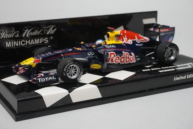 1:43 MINICHAMPS 410110201 Red Bull Racing Renault RB7 Turkish GP #1 S.Vettel