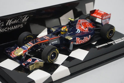 1:43 MINICHAMPS 410110019 Scuderia Toro Rosso STR6 2011 #19 J.Alguersuari