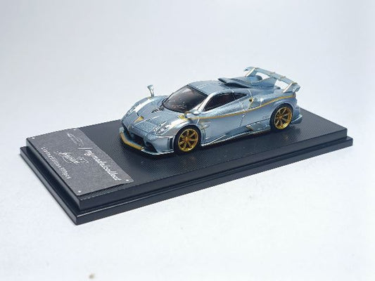 [ Pre-order ] MC640015A MC Model Collect 1:64 Scale Pagani Huayra Imola Silver Blue Orange Stripes