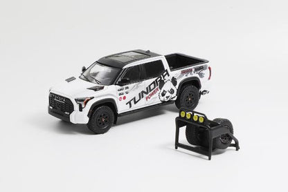 KS-064-495 GCD Gaincorp Products 1:64 Toyota Tundra White Pandara Flower (LHD) (Accessories included)