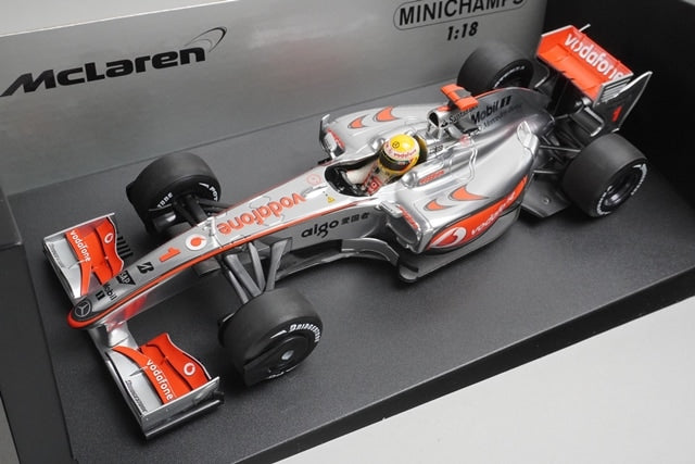 1:18 MINICHAMPS 530091801 Vodafone McLaren Mercedes MP4-24 2009 #1 L. Hamilton model car